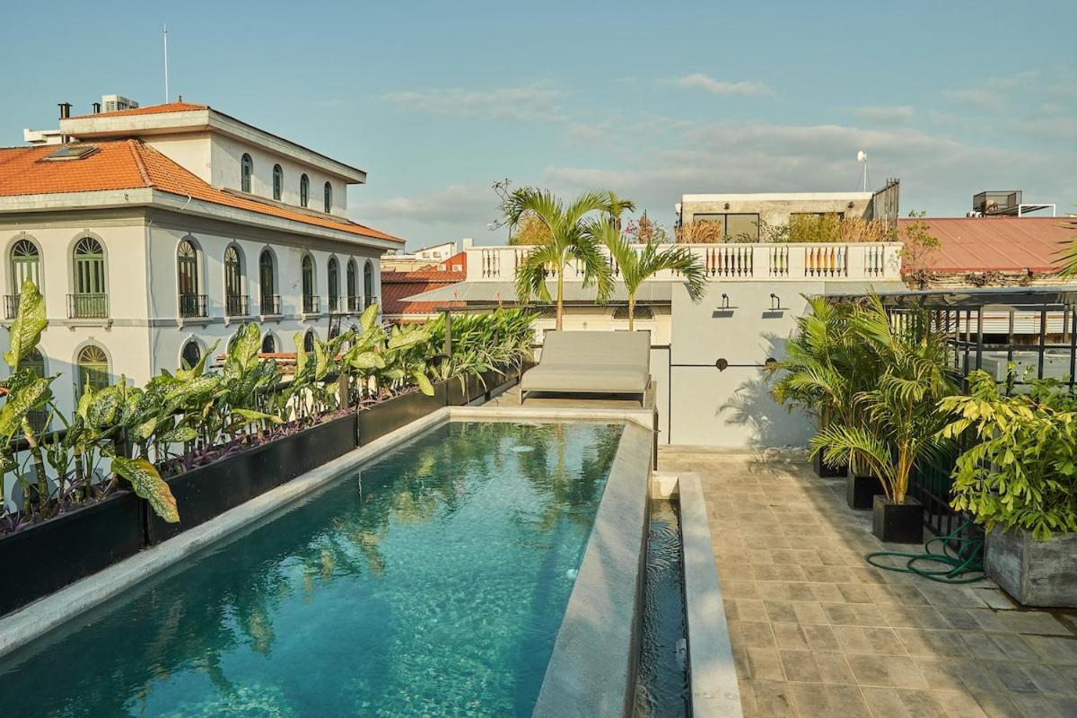 Amazinn Places Rooftop And Design Pool Iv *