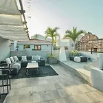 Amazinn Places Rooftop And Design Pool IV