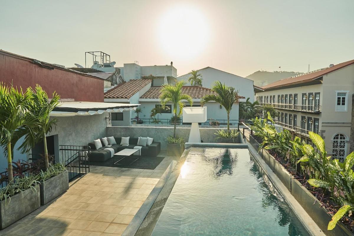 Amazinn Places Rooftop And Design Pool Iv *