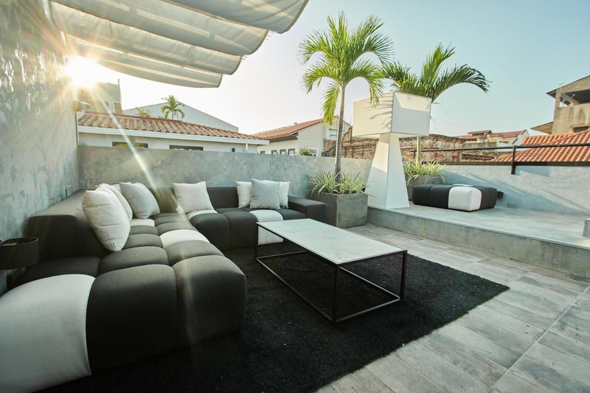 Amazinn Places Rooftop And Design Pool Iv *